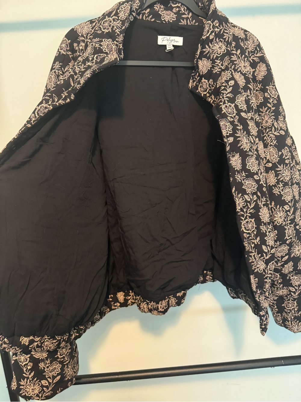 Polagram Black Quilted Puffer Jacket with Beige Floral Print NWOT - Picture 5 of 9